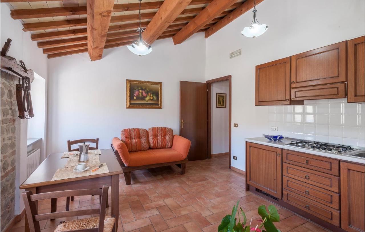 Lovely Home In Tolentino With Kitchen Dış mekan fotoğraf